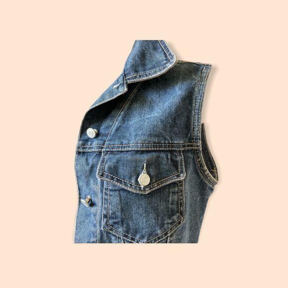 Bugs Bunny Sleeveless Denim Jacket, Size M - Blue Jeans - Picture 5 of 8